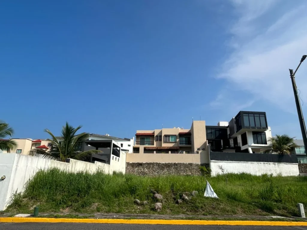 7-Terreno-en-playas-del-Conchal-2750000-1.webp